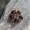 Zawieszka miedziana – pentagram z onyksem