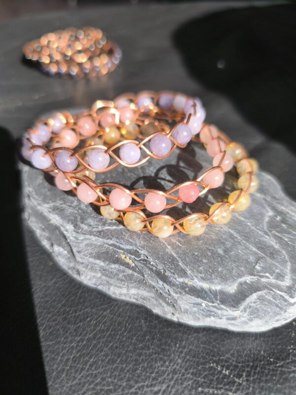 Miedziana bransoletka – warkocz z chalcedonem
